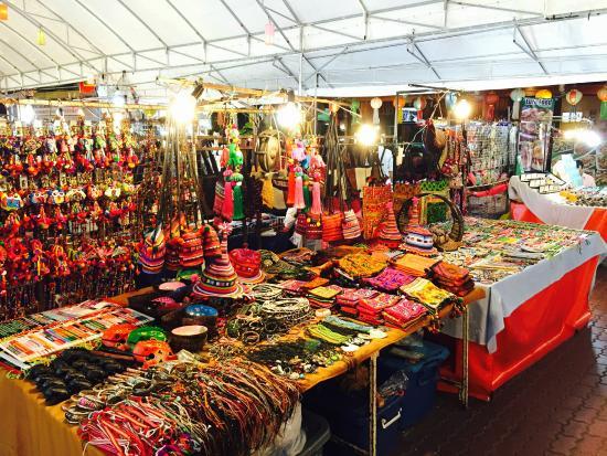 Mercado nocturno de Anusarn
